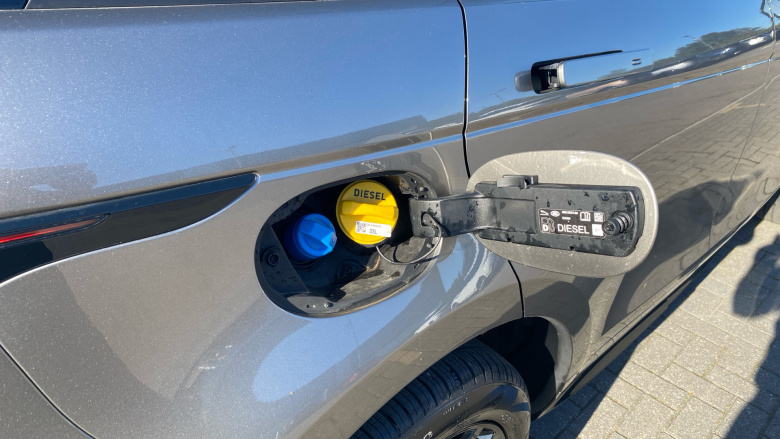 Land Rover Range Rover Evoque 2.0 D200 R-Dynamic SE 5dr Auto Diesel Hatchback